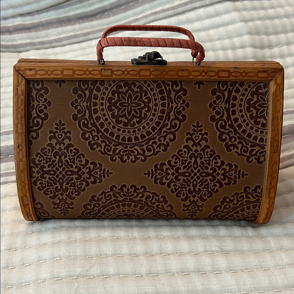 Wooden Box Purse - Picture 2 of 10